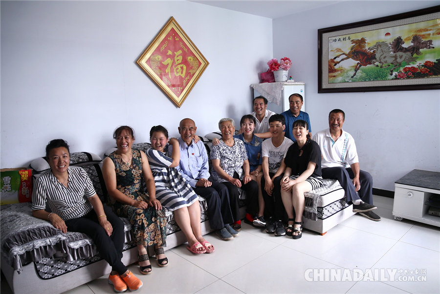 【砥礪奮進(jìn)的五年•綠色發(fā)展】塞罕壩系列報(bào)道之一：三代護(hù)林員造就的重生之美