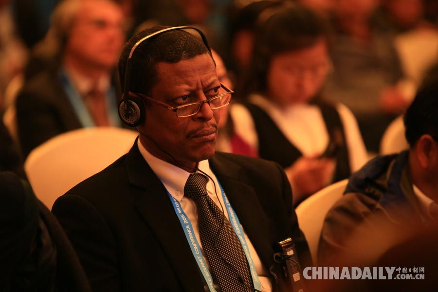 會(huì)場(chǎng)花絮：論壇上聽(tīng)會(huì)的外國(guó)嘉賓