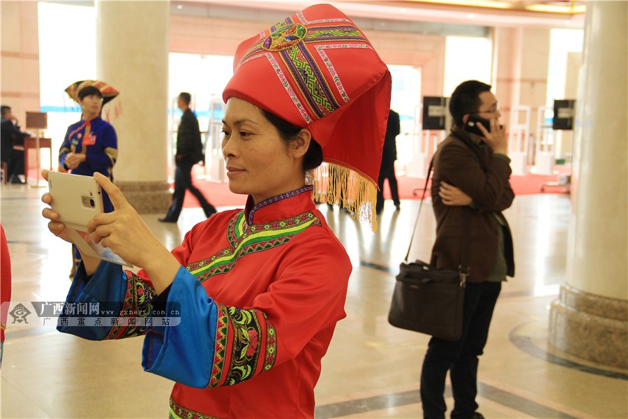 廣西兩會(huì)上的少數(shù)民族代表