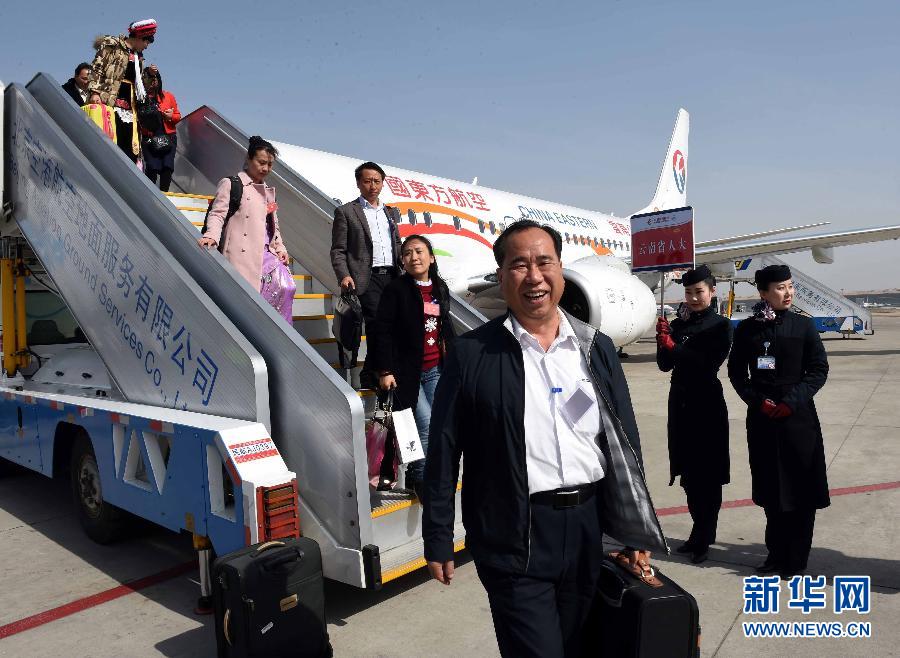 2015兩會 各地代表團陸續抵京