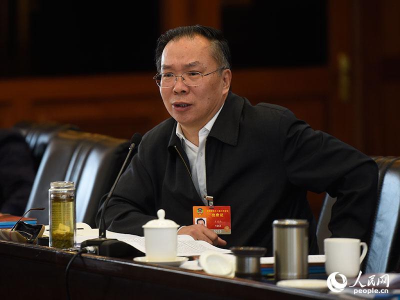 白巖松關注傳媒知識產權 韓三平呼吁加大行業(yè)協(xié)會作用(圖)