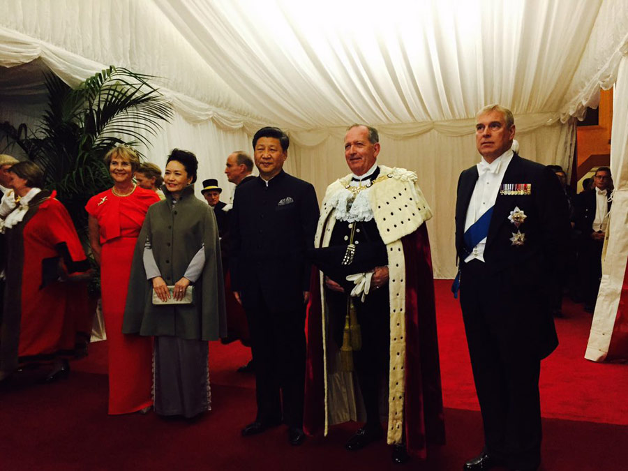 習(xí)近平出席倫敦金融城市長在市政廳舉行招待晚宴和中英工商峰會(huì)