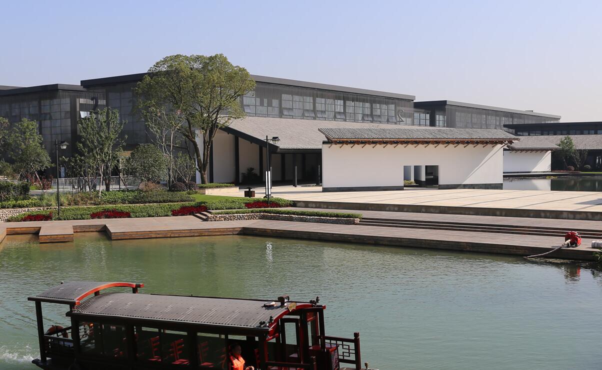 高清鏡頭下烏鎮互聯網國際會展中心的“白天與黑夜”