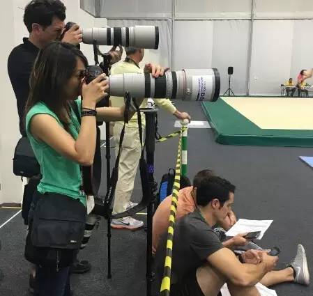 在奧運村閑逛能遇到誰? 寧澤濤溜達似“老干部”