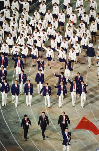 “西紅柿炒雞蛋”入場服火了! 中國隊竟然穿了三屆奧運