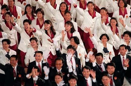 “西紅柿炒雞蛋”入場服火了! 中國隊竟然穿了三屆奧運