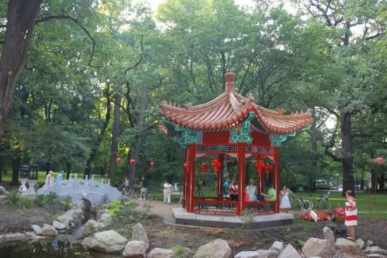 習近平訪問波蘭背后：3個因中國而改變的波蘭人