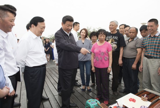 習近平：以人的城鎮化為核心