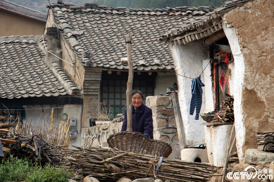 【網(wǎng)絡(luò)媒體“走轉(zhuǎn)改”】向總書記匯報(bào),我們走在奔小康的大道上