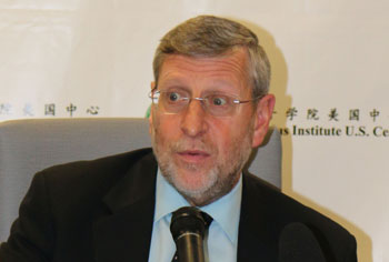 【2018兩會·改革新征程】習(xí)近平講話強(qiáng)調(diào)推動經(jīng)濟(jì)高質(zhì)量發(fā)展 獲國際學(xué)者點贊