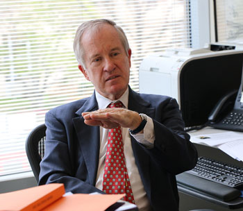 【2018兩會·改革新征程】習(xí)近平講話強(qiáng)調(diào)推動經(jīng)濟(jì)高質(zhì)量發(fā)展 獲國際學(xué)者點贊