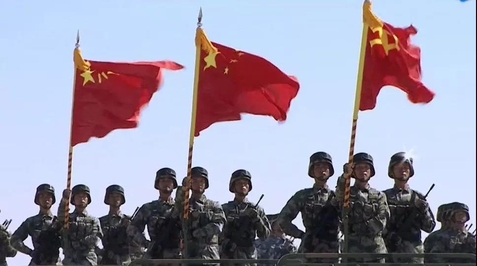 1533164369450441.jpg 人民日報微視頻|軍人一分鐘