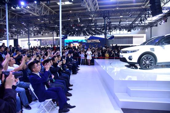 π7全球首發(fā) π家族悉數(shù)亮相 技術(shù)積淀鑄就新能源未來(lái)