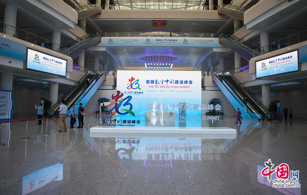 手勢(shì)支付、無人駕駛、 AI 導(dǎo) 覽 ……數(shù)字中國(guó)建設(shè)成果展覽會(huì)亮點(diǎn)搶先看 [ 組圖 ]