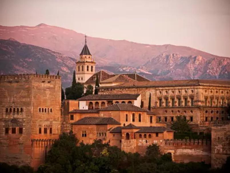 國(guó)事訪問(wèn)前,西班牙大使告訴你:這里有火腿、足球、弗拉明戈,還有長(zhǎng)壽秘訣