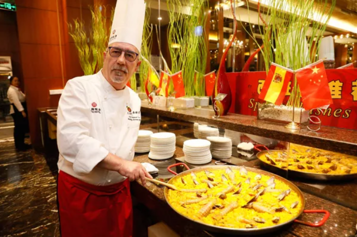 國(guó)事訪問(wèn)前,西班牙大使告訴你:這里有火腿、足球、弗拉明戈,還有長(zhǎng)壽秘訣