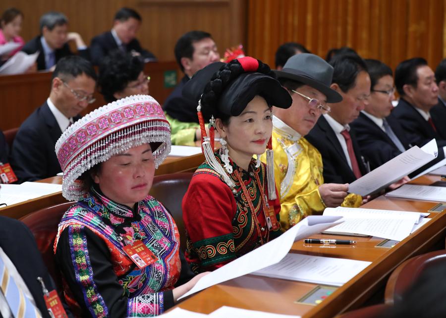 兩會上的女代表委員們：認真履職 一展風采