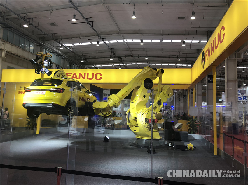 高顏值+神技能！一大波機(jī)器人“明星”亮相2018世界機(jī)器人大會(huì)