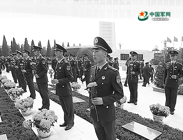 帶英烈“回家”,與26名無名烈士“認親”