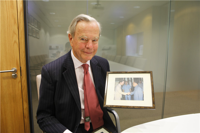 英國駐中國大使館前商務(wù)參贊休·戴維斯:40年改革只是開始