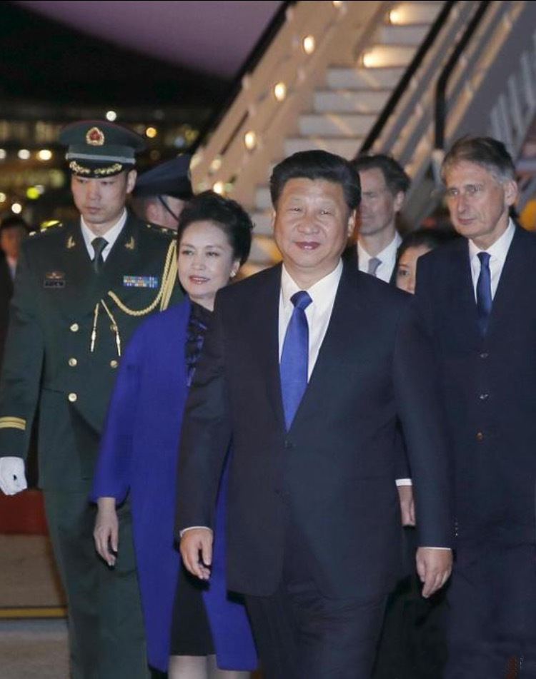 習(xí)近平主席夫婦抵達(dá)英國(guó)