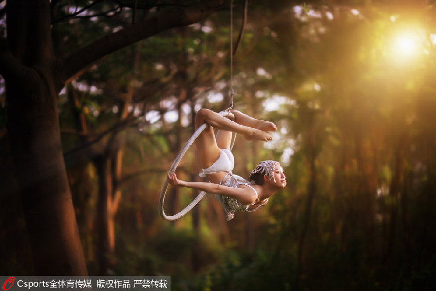 盤點鋼管舞性感著裝 比基尼鄉村花衣齊上陣