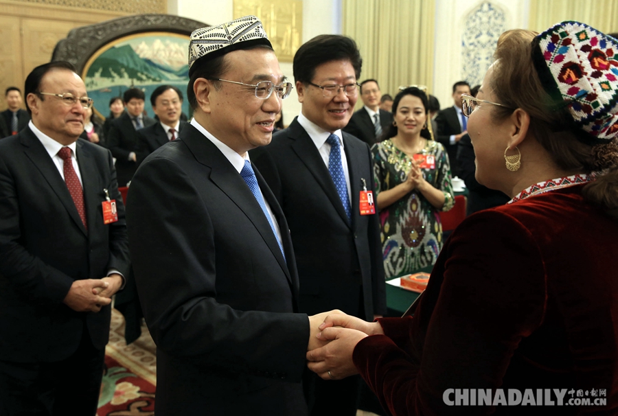 李克強總理參加新疆代表團審議