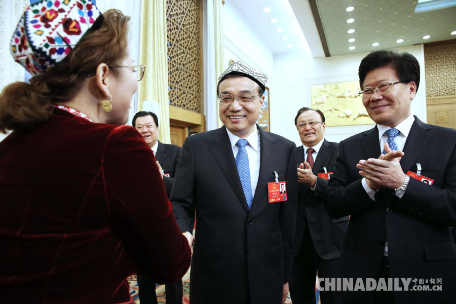 李克強總理參加新疆代表團審議