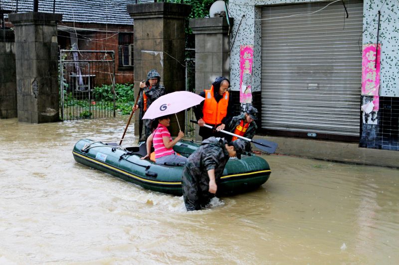 安徽多地爆發洪水 巢湖市35座水庫溢洪