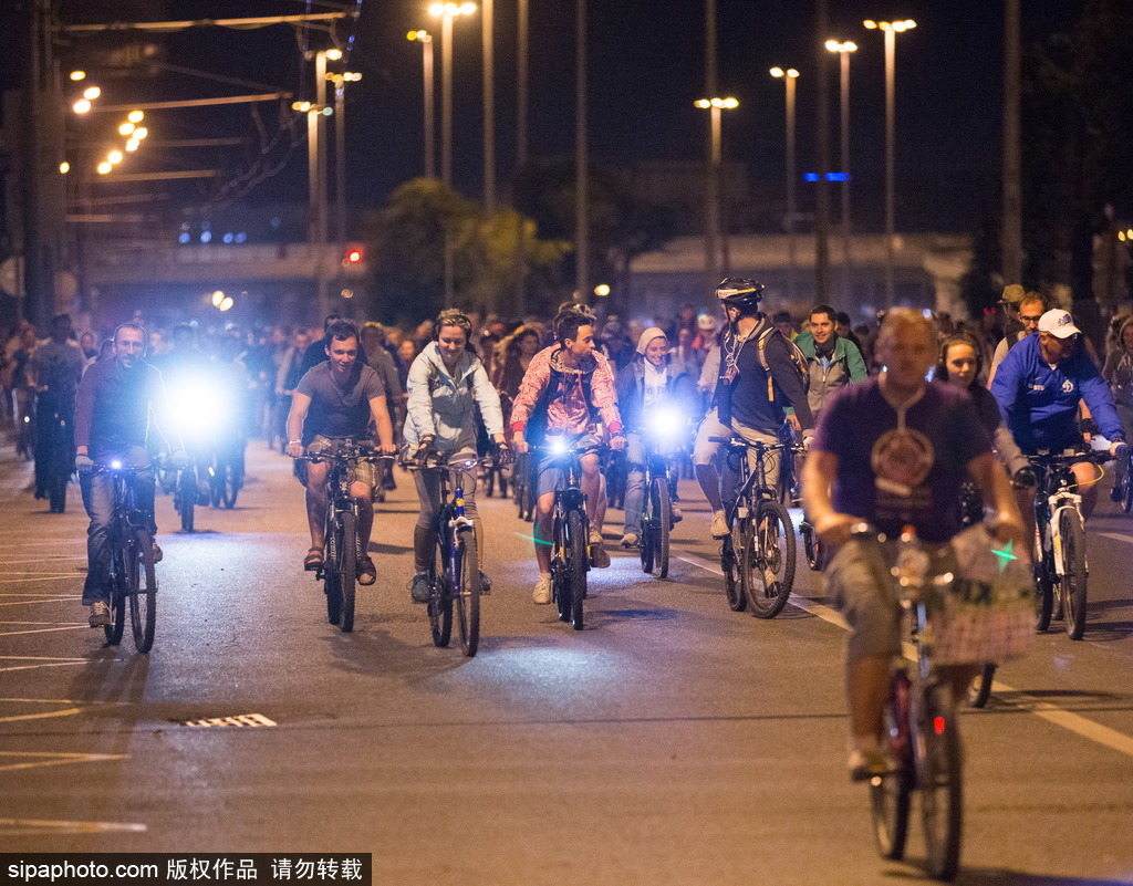 2016莫斯科夜騎活動 夜光酷炫自行車拉風十足