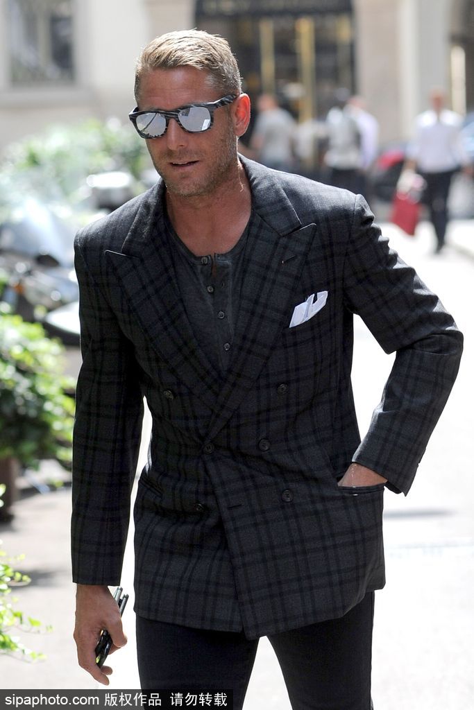 雷朋 鏡面……哪個明星的墨鏡最拉風？