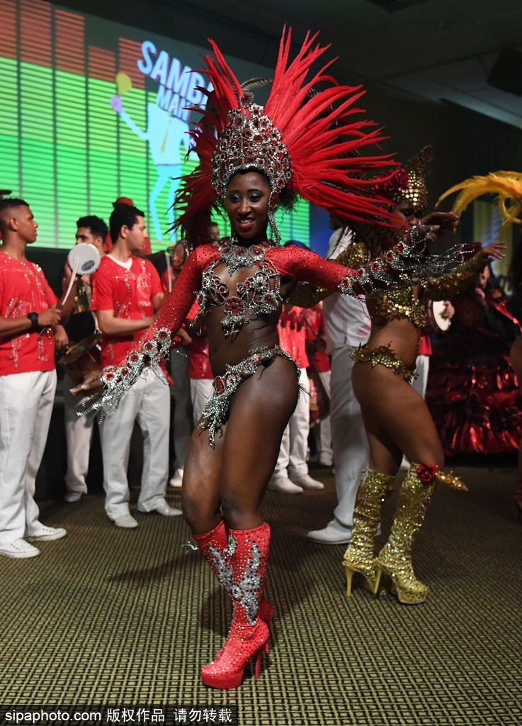 熱情似火！巴西性感桑巴舞團表演助陣里約奧運會