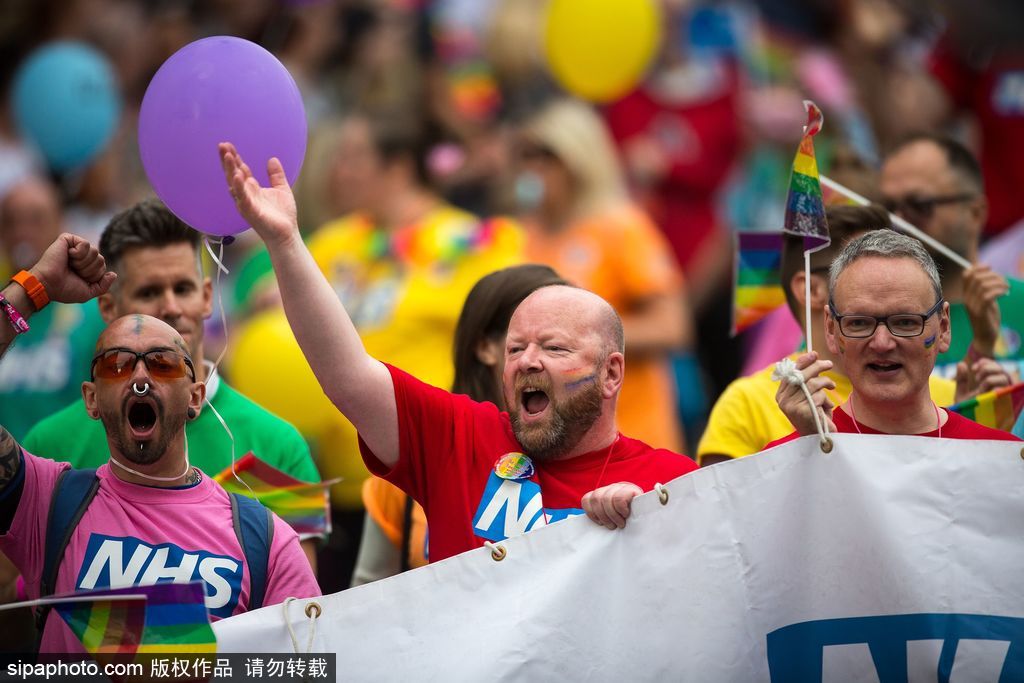 彩色曼徹斯特：腐國(guó)舉行年度同志驕傲大游行