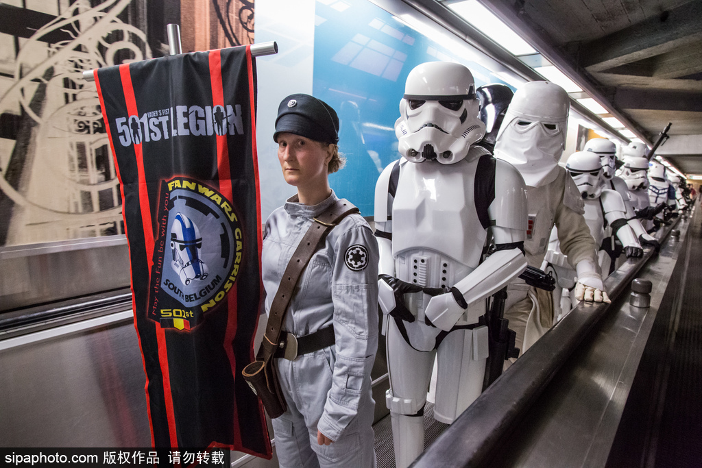 比利時(shí)動漫節(jié)：帝國士兵霸氣現(xiàn)身地鐵站 各種超萌角色嗨不停