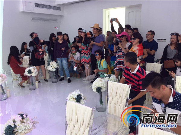 天涯海角婚拍基地引全國融媒體記者爭相留影