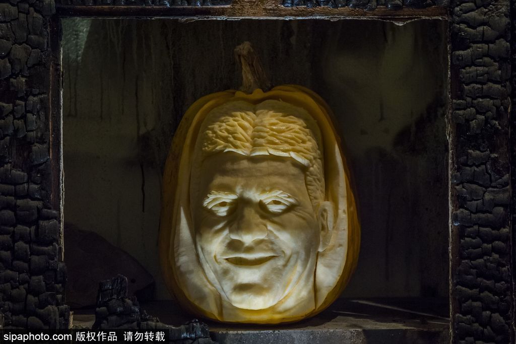 英國：萬圣節最新流行人臉南瓜 特朗普希拉里“上鏡”