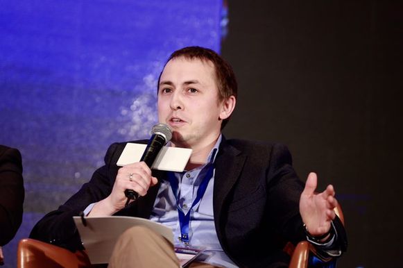 《TV新聞》數字媒體在線項目部副主任阿爾焦姆•尤里耶維奇•加寧發言