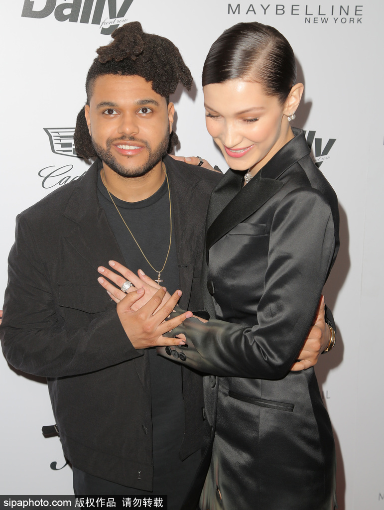 光棍節(jié)的暴擊│盤(pán)點(diǎn)明星情侶蘇炸了的甜蜜瞬間