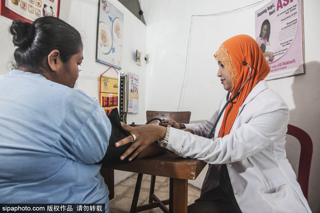 印尼海嘯十年后的災民村 圓頂房屋造型奇特成旅游景點