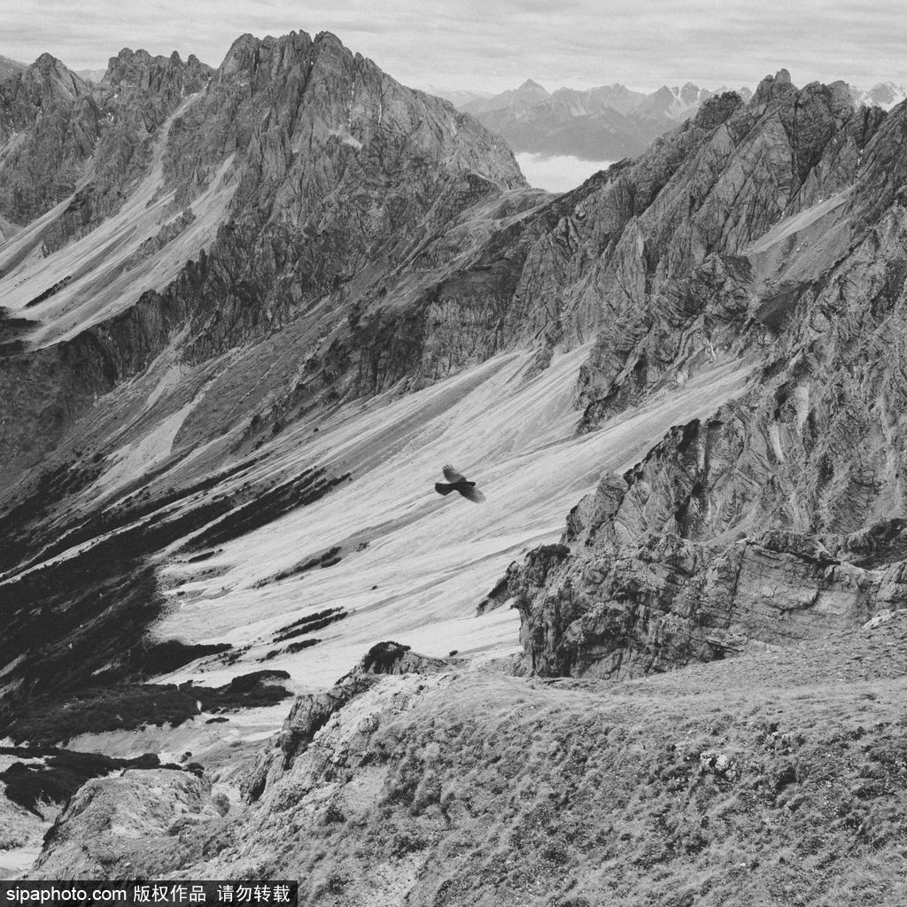 一覽眾山小 鳥(niǎo)瞰視角欣賞歐洲群山震撼風(fēng)光