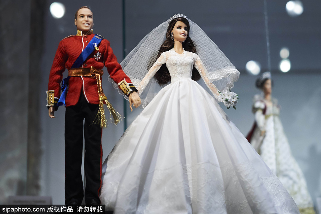 “王室”芭比娃娃亮相馬德里 威廉王子夫婦大婚造型搶眼