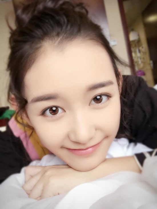 不滿20歲國產(chǎn)女星顏值PK：關曉彤歐陽娜娜不是最美