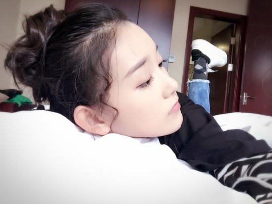 不滿20歲國產(chǎn)女星顏值PK：關(guān)曉彤歐陽娜娜不是最美