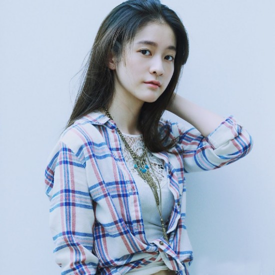 不滿20歲國產女星顏值PK：關曉彤歐陽娜娜不是最美