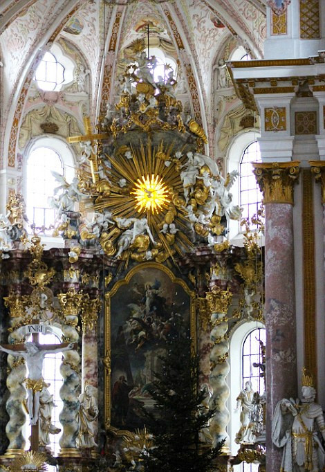 德國修道院現兩具“史上最奢華骷髏”