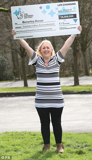 女子被拋棄后中1.2億大獎 馬上通知前男友