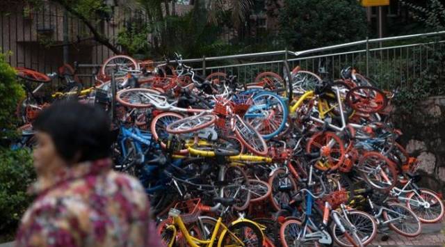 成都共享單車被燒毀 盤點(diǎn)N種被“玩壞”的共享單車