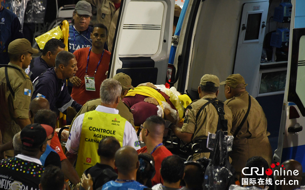 巴西里約狂歡節花車失控撞向人群 至少八人受傷