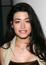 本拉登侄女成紅人 穿衣打扮很有美國風(fēng)