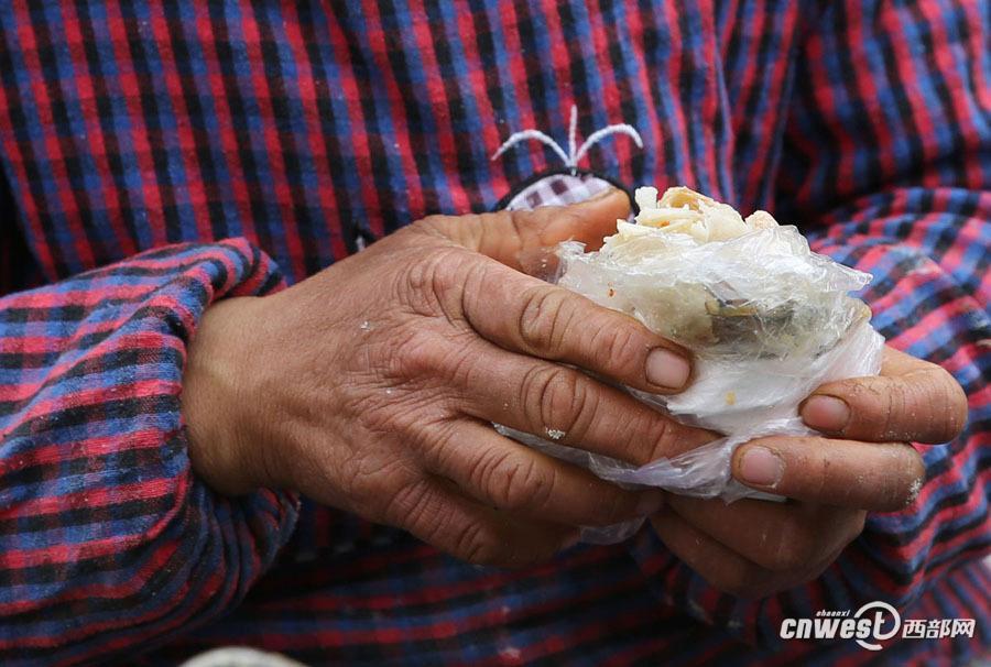 西安煎餅夫妻 9年堅持為特殊群體提供免費煎餅（組圖）